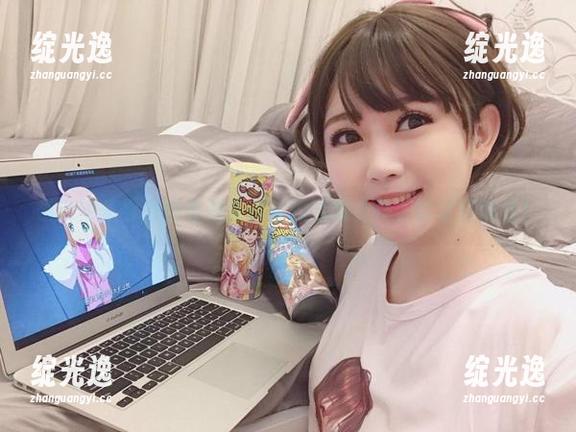 最新图集看到的是是依酱吖的透明女仆，比水还清透！
