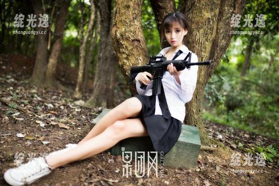 果团网 - 无声教室，龚玥菲的私房美图让你流连忘返
