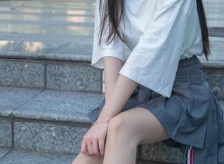 梦丝女神 – 玥玥的白色丝袜空间合集，下载前请准备好你的心态——淡定点！