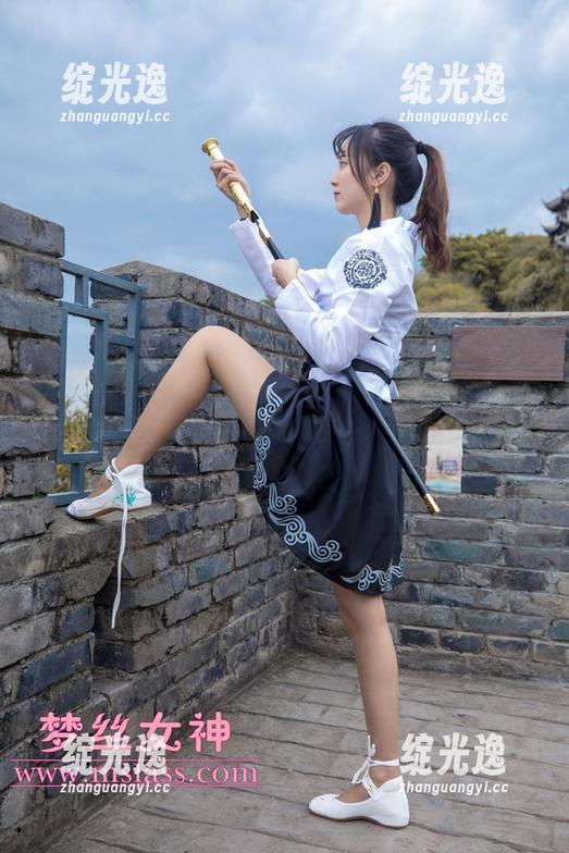 梦丝女神-魏婷婷 梦丝女神 - 魏婷婷的户外冒险:真没想到这一景色能让我眼前一亮,资源丰富得过分!