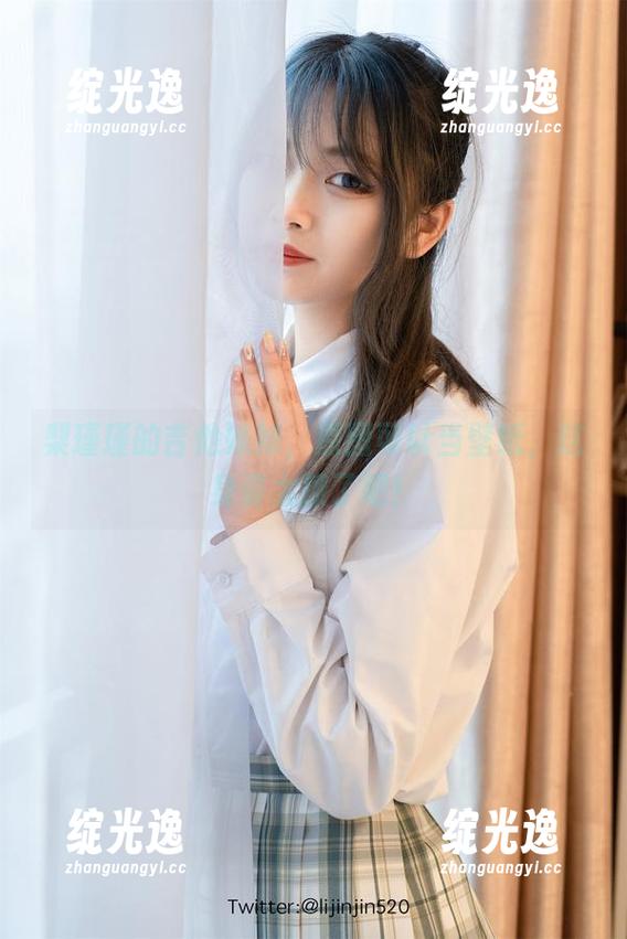 梨瑾瑾的吉他妹妹，原图可以当壁纸，这身姿太撩了吧！