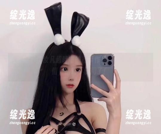 微密圈 - 沈汝凡超哇塞的吊带作品，下载请手下留情，眼睛不够用了！