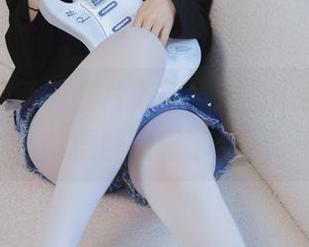 终于等到新的图片更新，洛桑w伊梓被体操服驯服了？