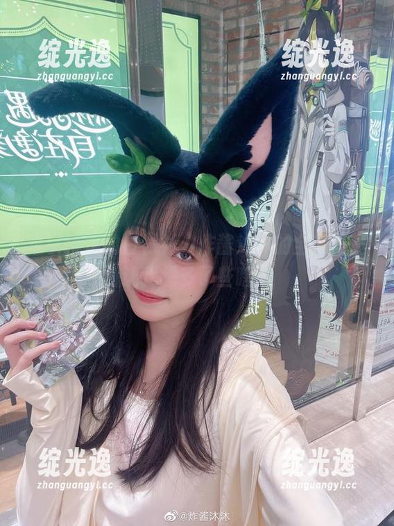 难以抗拒的白衬衫，炸酱沐沐的全套写真让我想多了些啥？