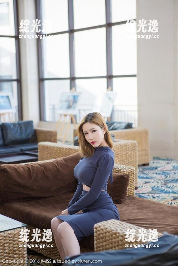 爱蜜社 - 一组制服图片，见识莉莉Lily的风采。说好的只有一眼，是吗？
