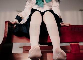 白莉爱吃巧克力的芭芭拉写真，图片中的每个角落都在低语