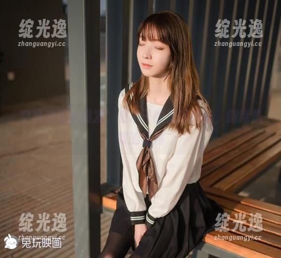 空姐效果大爆发，祖木子的美图精选，肆意飘舞的裙摆