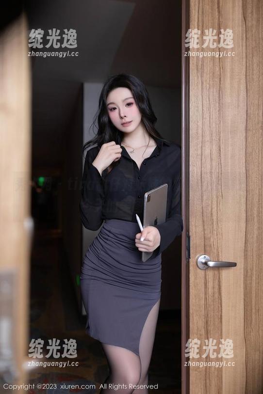 秀人网 - tina甜仔对妹妹的爱，为你奉上今天的美图更新！