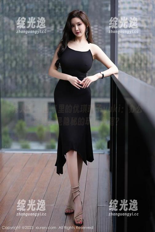 秀人网 - 图集里的优琪琪子yuki：办公室其实是隐秘的玩乐角落？