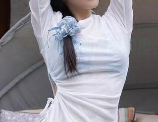 秀人网 – 女王刘婷婷的最新美图，不讨论她才是真会选姿势。