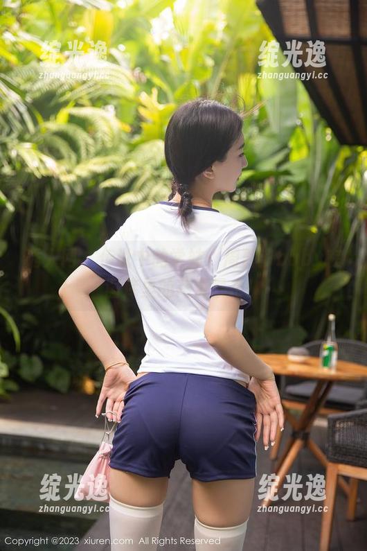 秀人网 - 传说中的学妹：周慕汐baby在图库里的高清暴击！