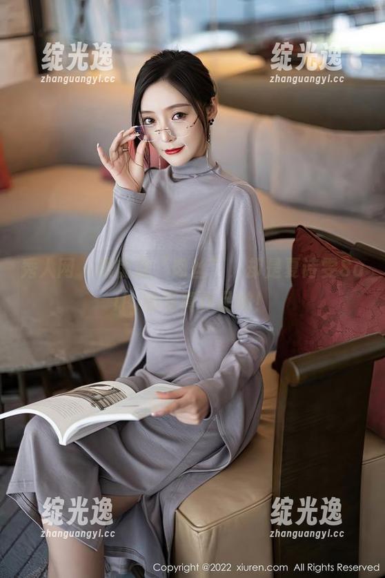 秀人网 - 眼前这“肉丝”，却是夏诗雯Sally的写真作品呦！