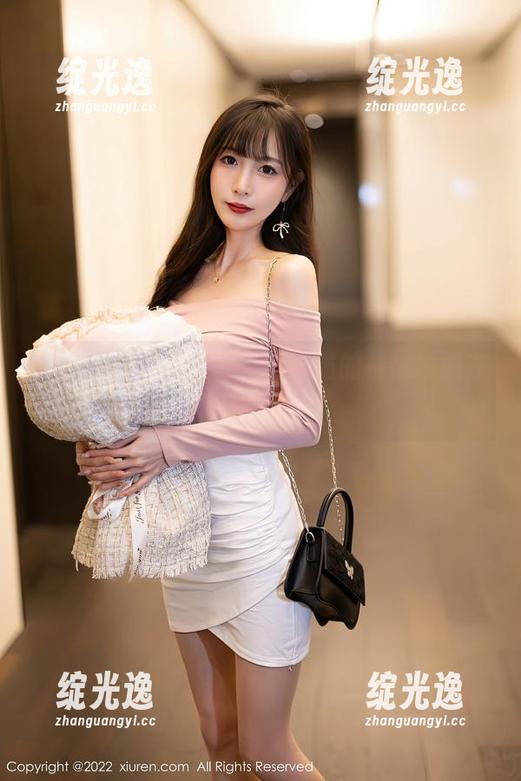 秀人网 - 免费图册，奶喵喵的棉袜好像在低语