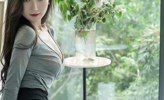 秀人网 – 厉害了，奶油妹妹的全套泳装图包，真把我给惊到了。