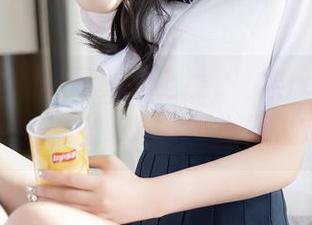 秀人网 – 棉袜写真集上线，媃柔rourou在迷雾中显露出牵挂，不为他人定义！