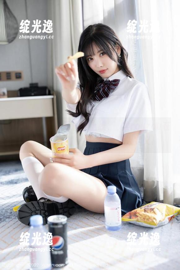 秀人网 - 棉袜写真集上线，媃柔rourou在迷雾中显露出牵挂，不为他人定义！