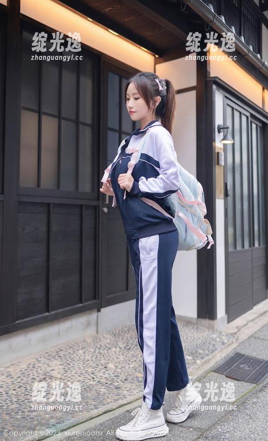 秀人网 - 果儿Victoria给学妹开的图集更新，果然别具一格