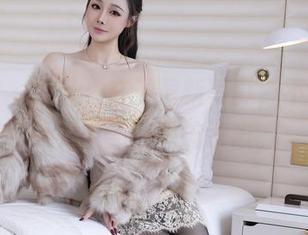 秀人网 – 吊带；玄子最新写真，不懂的可以先去翻翻潮流杂志。