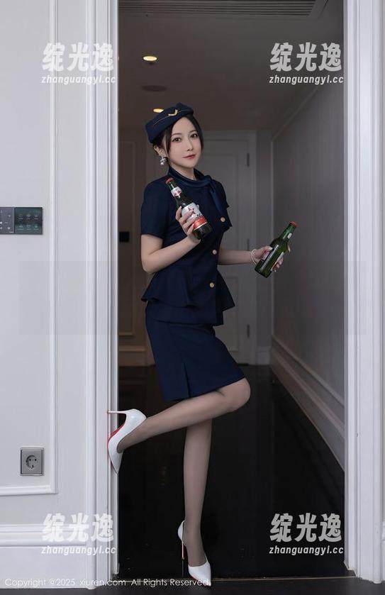 秀人网 - 甜妮的图包：当教室成了她的私人舞台，情节挺复杂的哦。