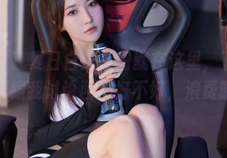 秀人网 – 夏日白沫美图就在这里，下载的时候别跟我讨论西瓜好不好，浪费时间。