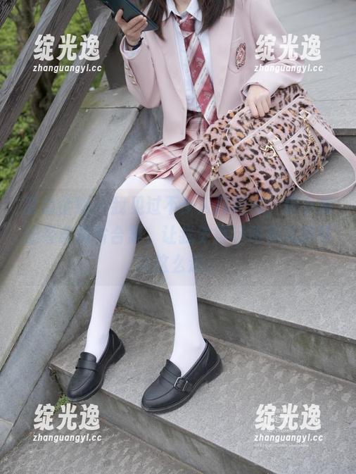 紧急企划 - 我见过不少人打网球，但小恩的经典照片合集，让我觉得运动和美丽可以这么近。