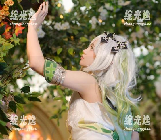 私拍新定义，修女范儿的莱可Raika，原图带你玩转教堂风！