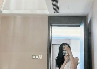 微密圈 – 这件礼服得意忘形，葛征的原图不容错过，无圣光的坦率