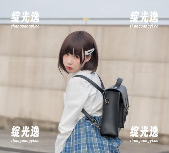 西园寺南歌的居家秘书写真集——这难道是新一轮的“工作生活局限”吗？！