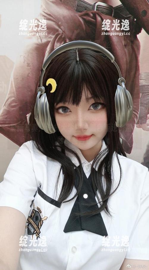 最新写真：许枳大学生的黑色叛逆，别说我没警告你
