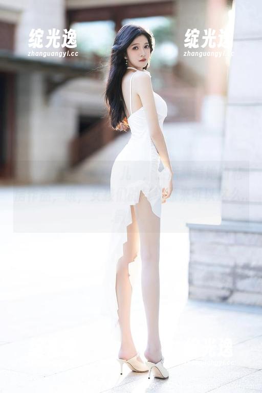 语画界-玥儿玥 语画界 - 别小看玥儿玥,然后翻看她的私房作品,哦,女孩们的气场原来可以这么...微妙。