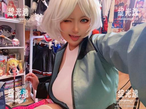 制服图包更新，贝贝琪Becky这次又穿成‘班主任’了？那我可得好好听课！