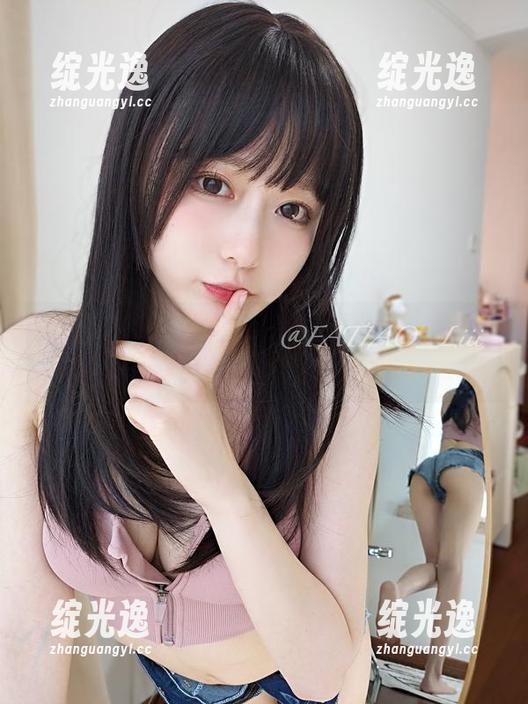 迷之呆梨 更新时刻!折耳猫少女,你猜迷之呆梨今天又带来了啥?