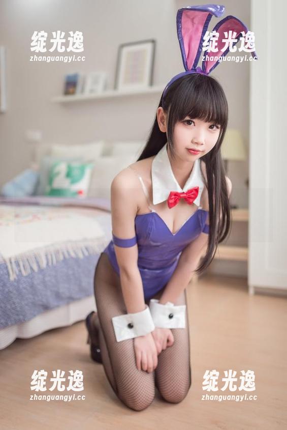 雪琪SAMA毛衣少女写真，资源比毛衣还要丰厚？