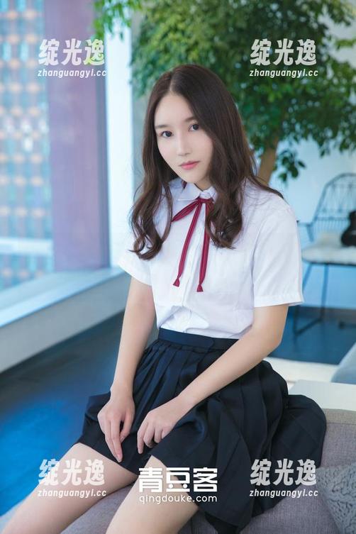 青豆客 - 小九Vin婚纱作品新鲜出炉，婚纱到底是帅气驾到还是摔倒了？