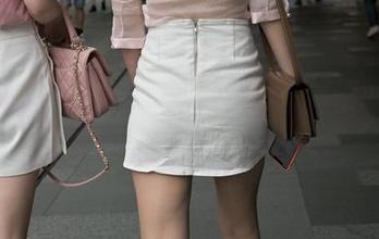 魔镜街拍：图片合集-包臀裙小姐姐的户外小秀，其实也是一个闹剧
